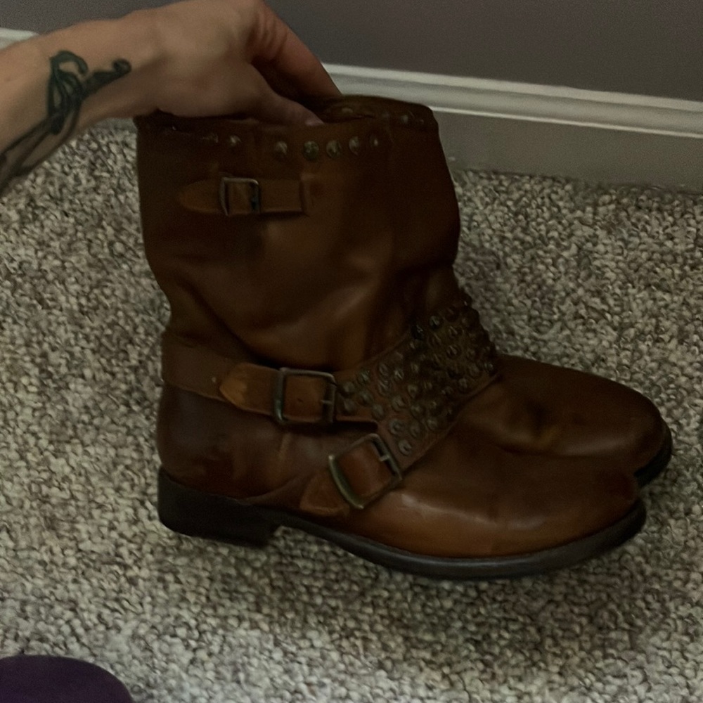 Women’s Studded Leather Frye Boots Size 9